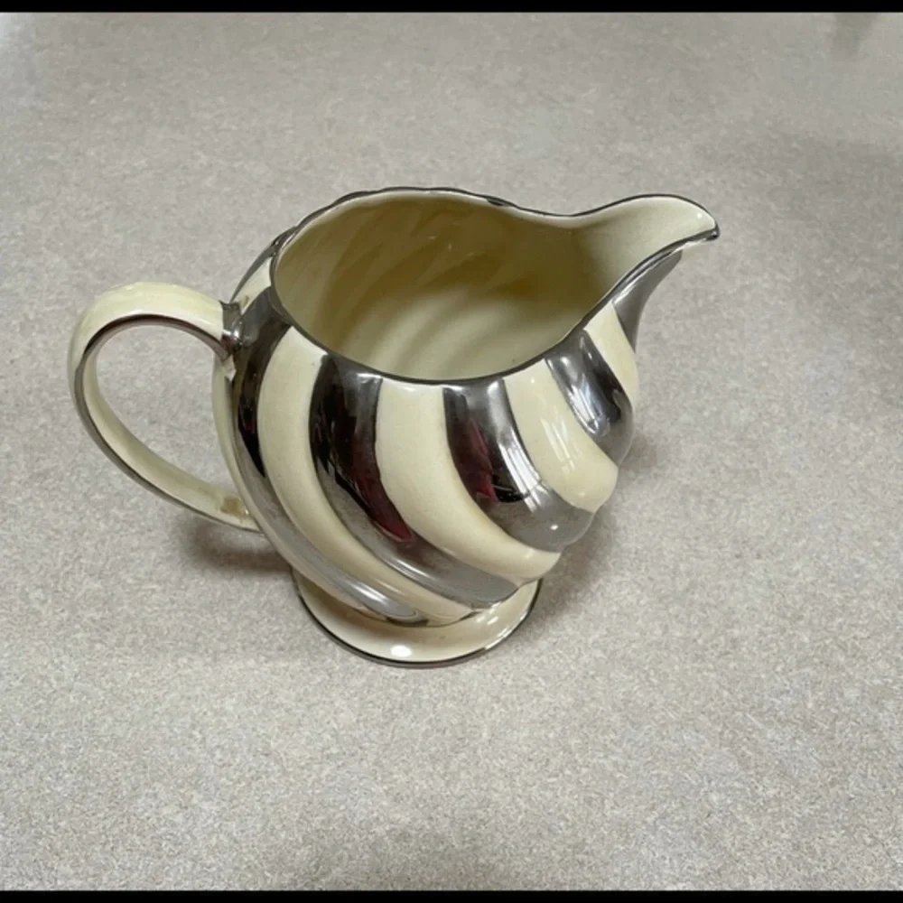Sadler cream & silver pitcher